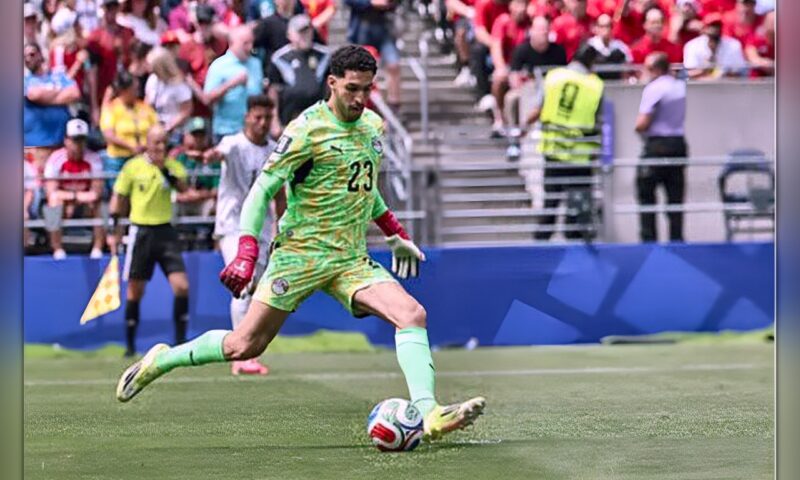 أحمد عادل عبد المنعم يدافع عن مصطفى شوبير بعد خطأ مباراة جنوب إفريقيا