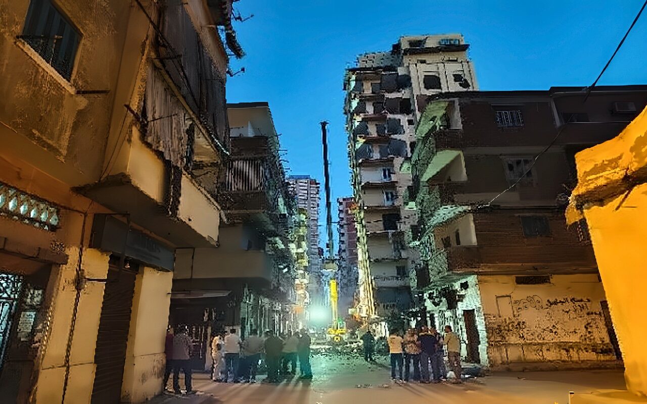 توقف أعمال هدم عقار أمبروزو المائل بالإسكندرية