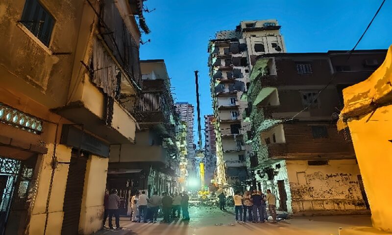توقف أعمال هدم عقار أمبروزو المائل بالإسكندرية