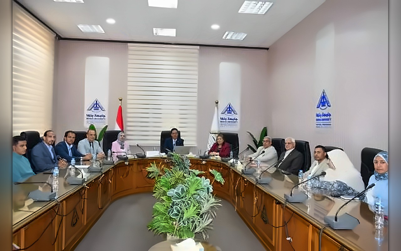 لتعزيز الأمن الغذائي.. رئيس جامعة بنها يقود فريقًا بحثيًا لإنشاء مختبر مصري صيني للزراعة الذكية