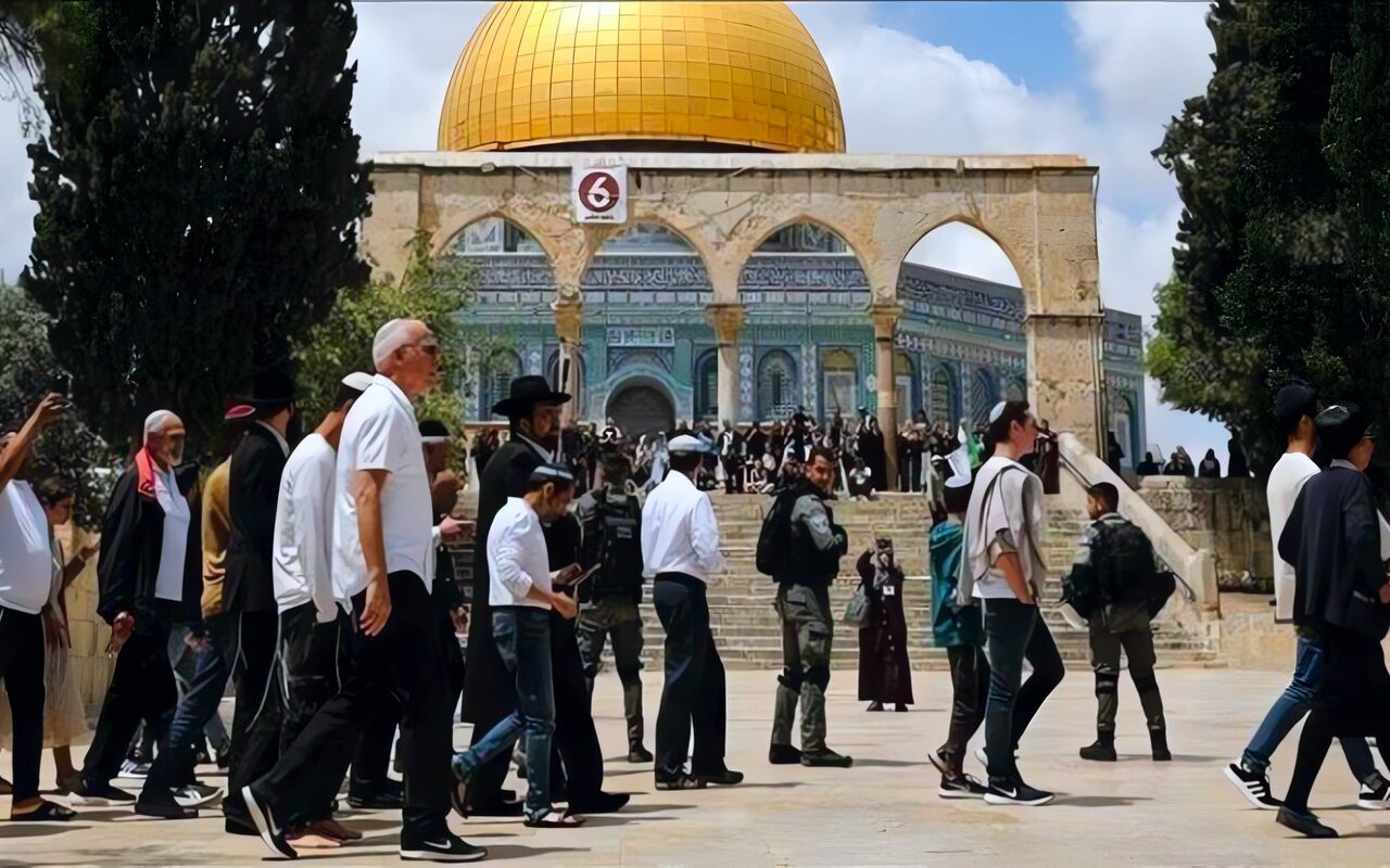 «واعي – دليلك لفهم البيانات».. الخارجية توضح مفهوم التقسيم الزماني والمكاني للمسجد الأقصى