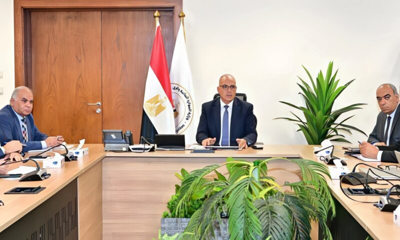 وزير الري يتابع تطوير التوأمة الرقمية لترعة الإسماعيلية