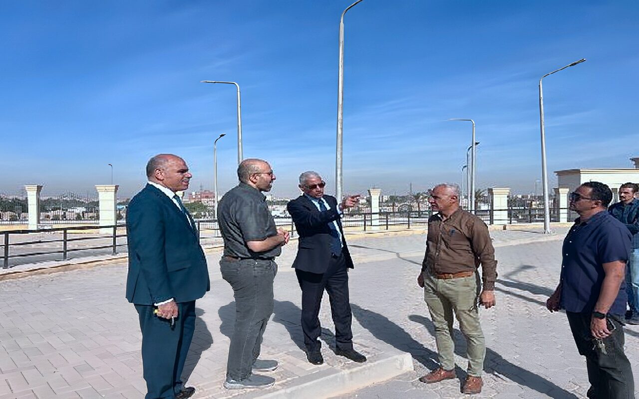 من مباني الهندسة لملعب البادل.. رئيس «جنوب الوادي الأهلية» يستمع للطلاب ويُخطط لتوسعات جديدة