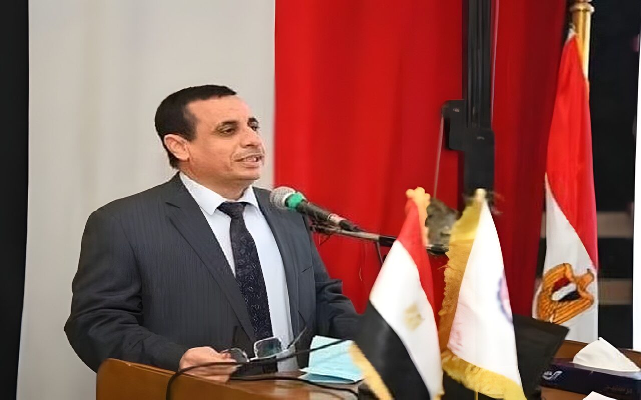 بعد مسيرة علمية حافلة بالعطاء.. وفاة الدكتور أشرف أبو الوفا عميد كلية الصيدلة بجامعة قنا