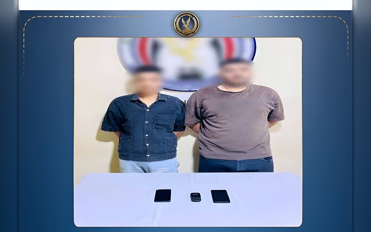 ضبط شخصين لانتحالهم صفة خدمة العملاء بالبنوك والنصب على المواطنين