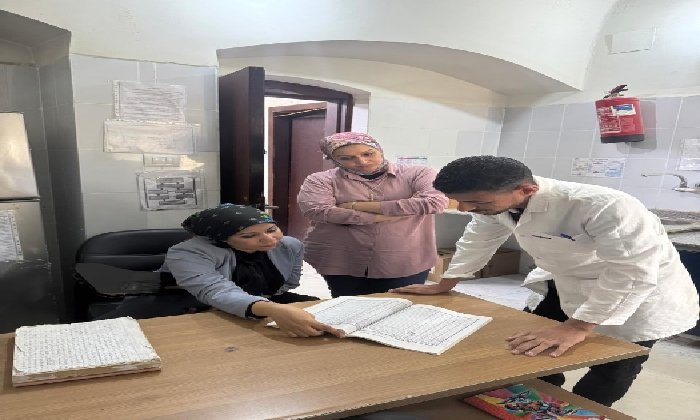 «صحة قنا» تحيل مسؤول المعامل للتحقيق خلال المرور على وحدة المراشدة الصحية بالوقف