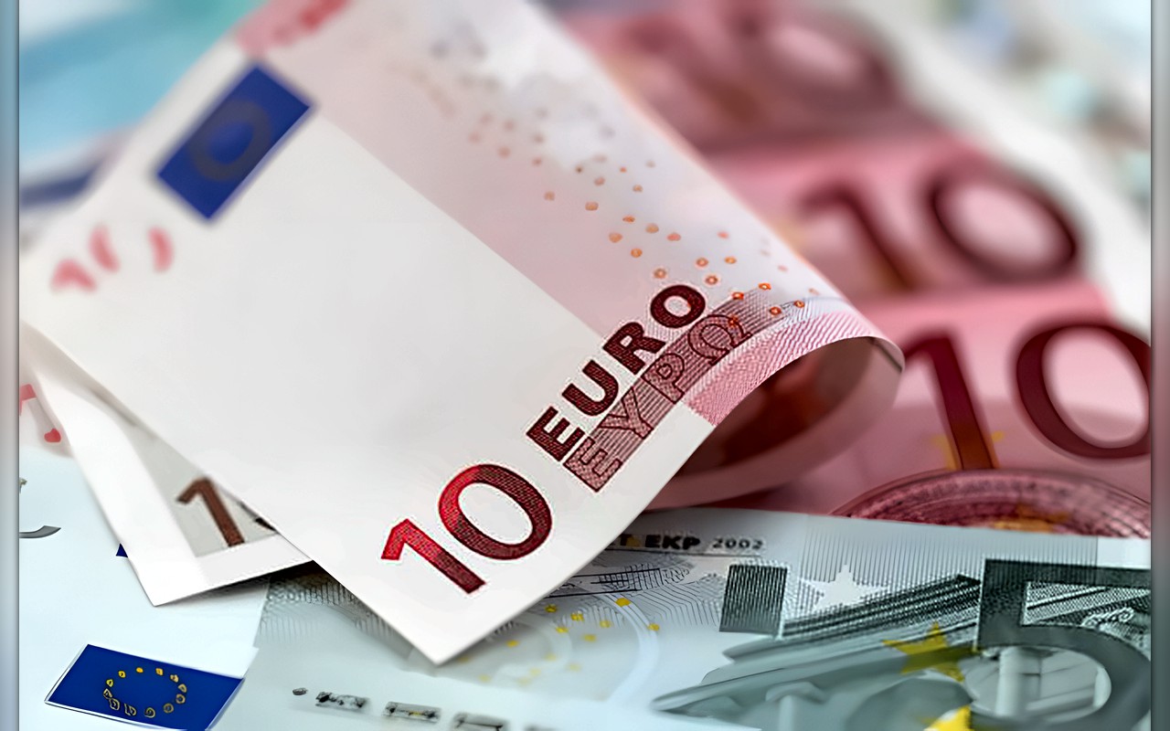 سعر اليورو اليوم في البنك الأهلي المصري.. بكام مقابل الجنيه؟