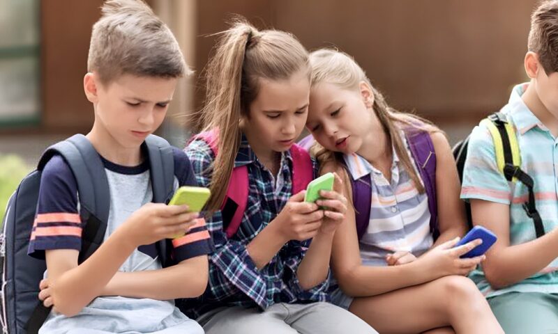 جيل ألفا يدخل عالم المال مبكرا.. 75% من الأطفال بعمر 8 سنوات يجرون مدفوعات رقمية