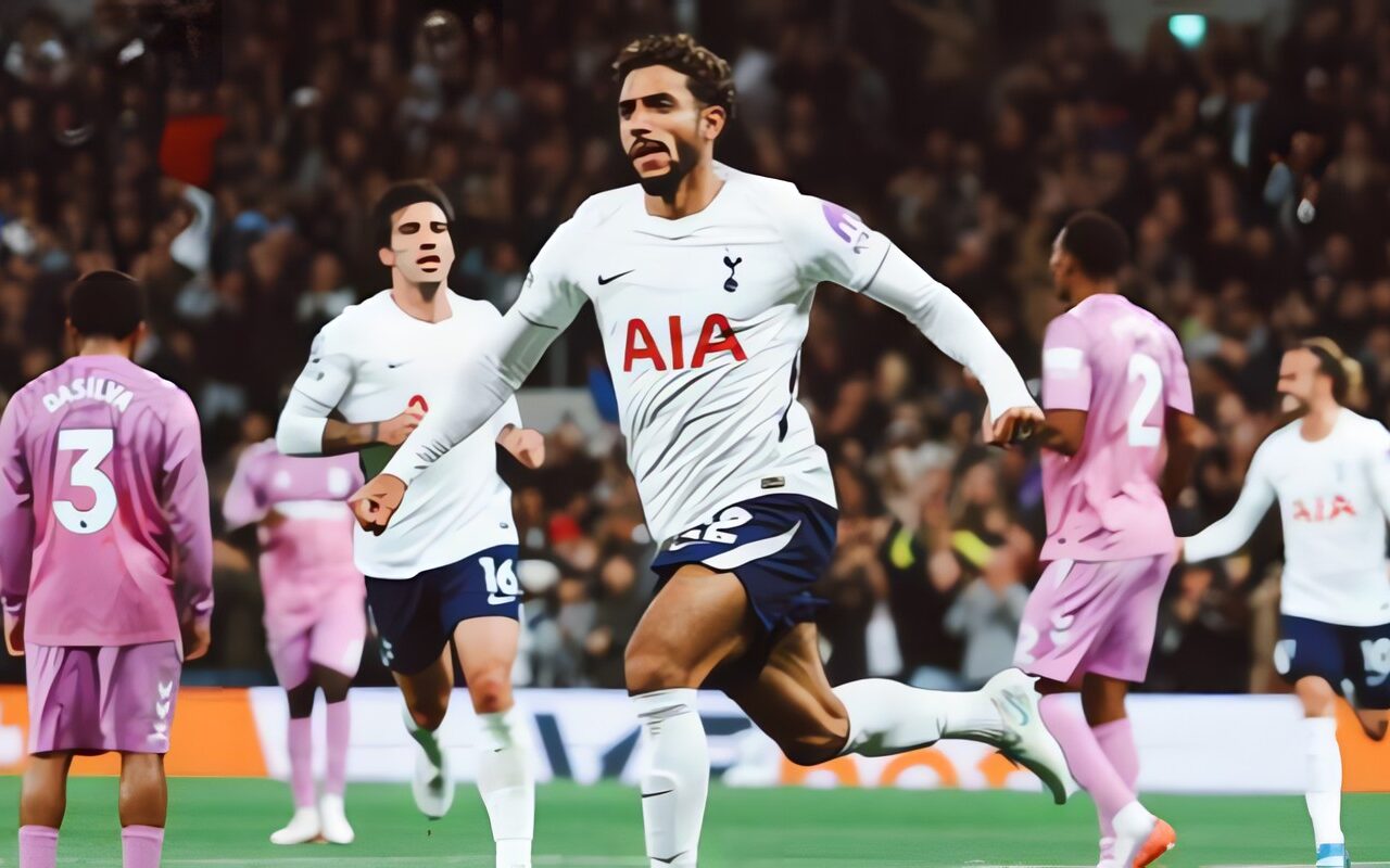 عمر مرموش يقود تشكيل توتنهام المتوقع أمام كريستال بالاس في الدوري الإنجليزي