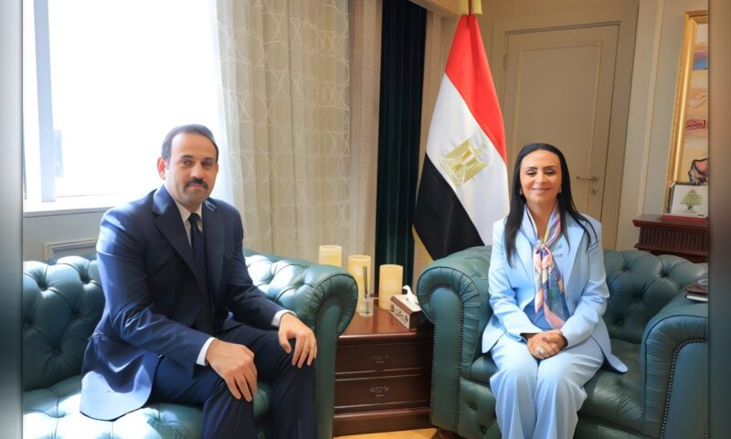 «التضامن» وجهاز مستقبل مصر يبحثان دعم العمالة غير المنتظمة وتمكين الأسر الأولى بالرعاية