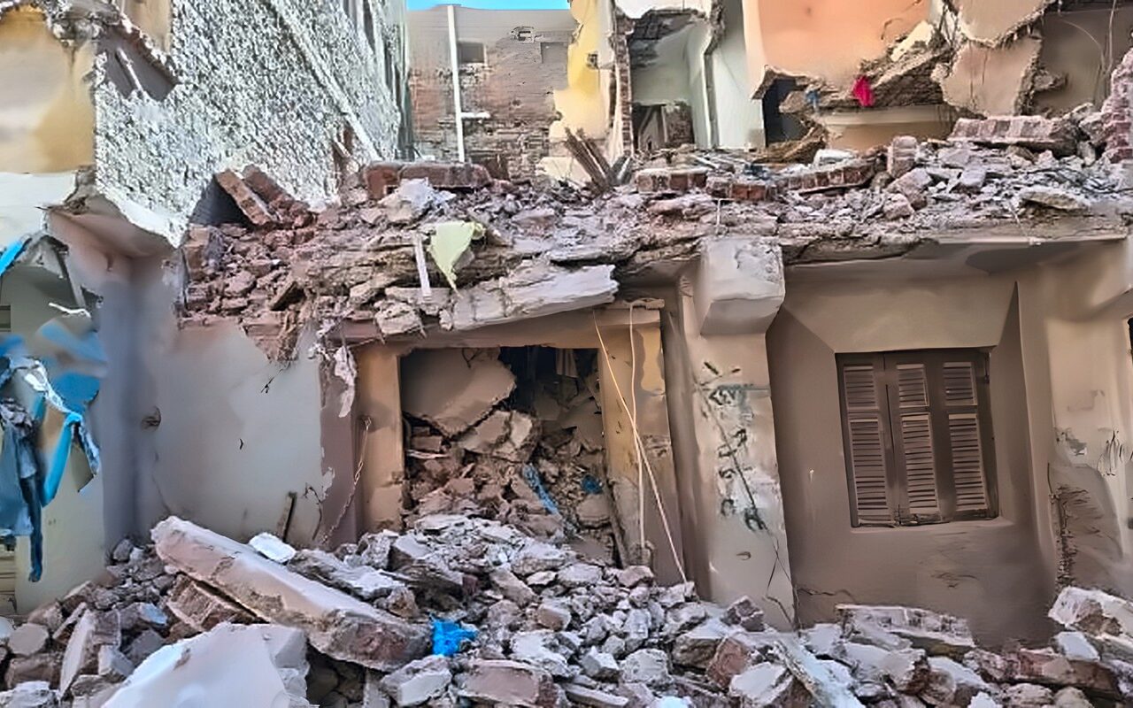 انهيار عقار خالٍ من السكان بمنطقة أبوقير في الإسكندرية