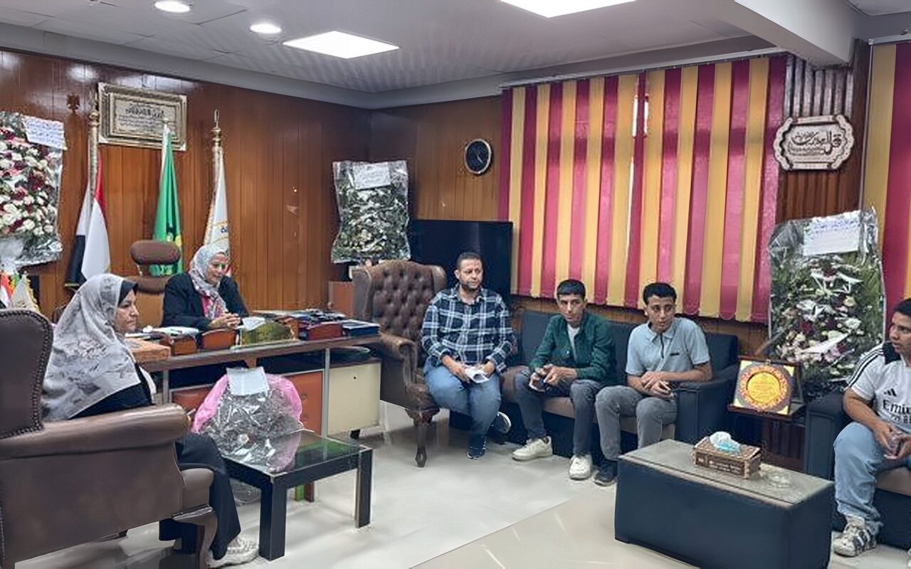 تعزيزاً للمشاركة الشبابية.. مدير رياضة القليوبية تعقد لقاءً موسعاً مع المتقدمين لبرلمان الشباب