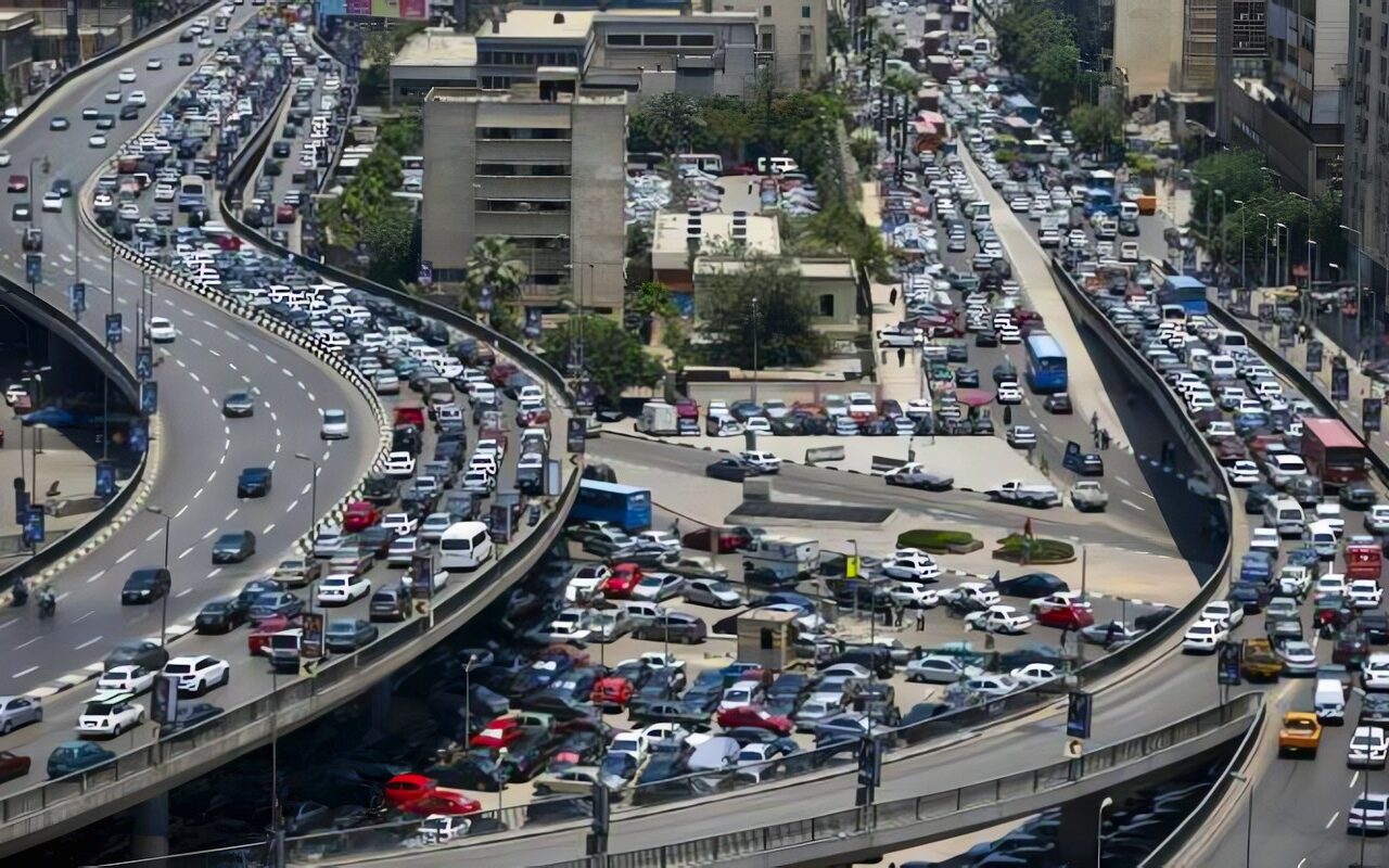الحالة المرورية اليوم الأحد.. زحام بمحاور الجيزة ونزلة الدائري في اتجاه الصعيد