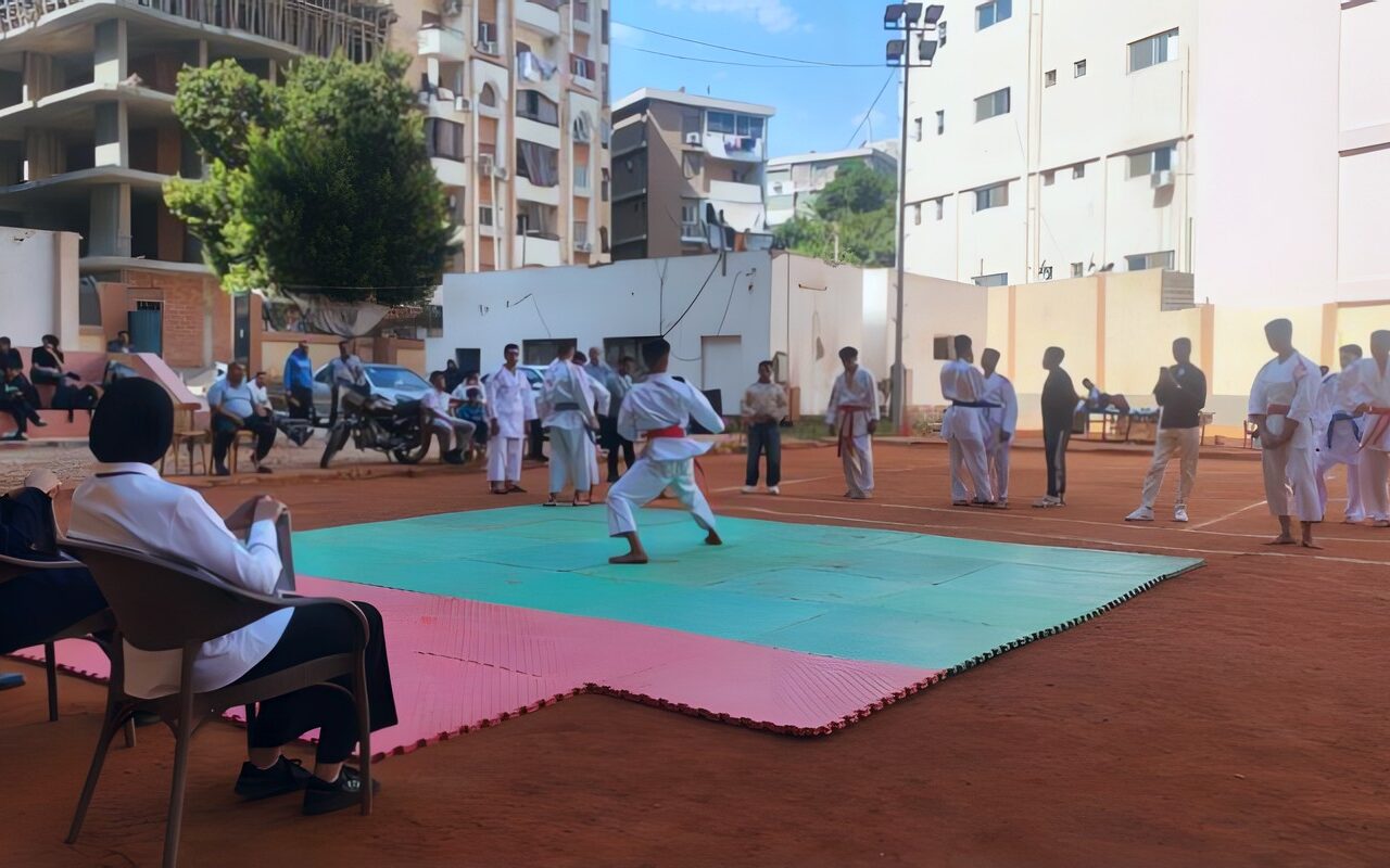 بمشاركة 11 إدارة تعليمية.. انطلاق منافسات بطولة الكاراتيه لطلاب المدارس الثانوية بأسيوط