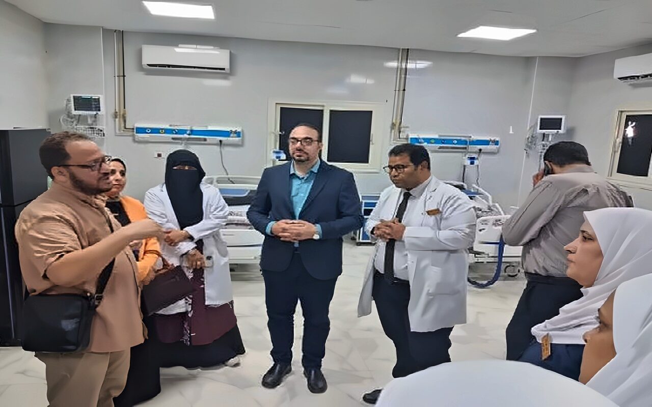 استعدادًا للافتتاح.. وكيل صحة الفيوم يتفقد عناية المخ والأعصاب والسكتة الدماغية بمستشفى سنورس المركزي