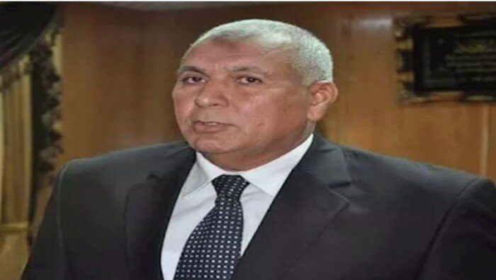 محافظ مطروح يهدي 30 رحلة عمرة لحفظة القرآن الكريم والمحفظين بسيوة
