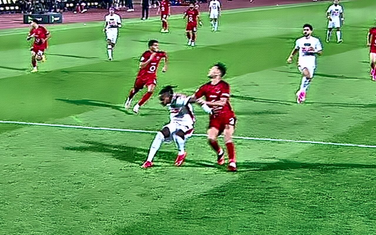 ميدو يشعل الجدل بسبب لقطة أشرف داري وشيكو بانزا: «فضيحة تحكيمية»