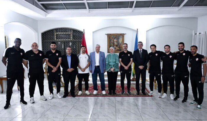 بعثة الزمالك تلبي دعوة سفيرة مصر في رواندا بعد الفوز على الجيش الرواندي