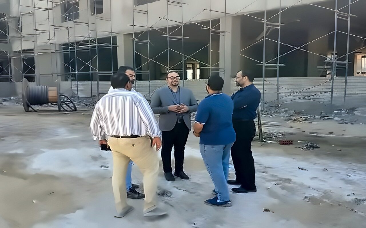 جولة ميدانية لمتابعة التنفيذ.. وكيل صحة الفيوم يتفقد إنشاء مستشفى الفيوم الجديدة بدمو