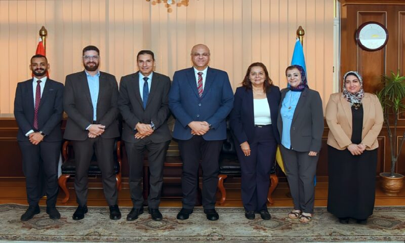 محافظ الإسكندرية يبحث مع «تنظيم الاتصالات» تعزيز الوعي بالأمن السيبراني وحماية الأطفال من مخاطر الإنترنت
