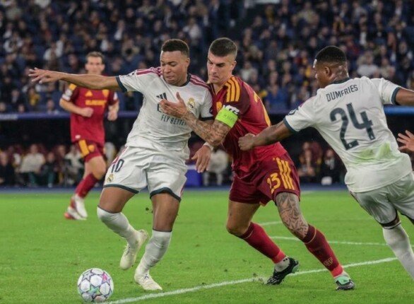 ريال مدريد يقلب الطاولة على روما ويخطف فوزًا مثيرًا برباعية في دوري أبطال أوروبا