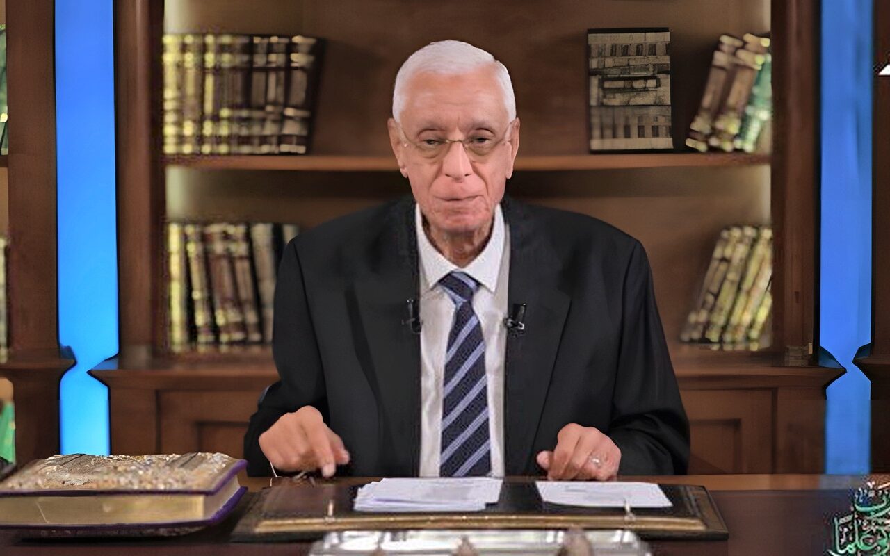 هل يجب مصارحة خطيبتي بإصابتي بالاكتئاب قبل الزواج؟.. حسام موافي يجيب