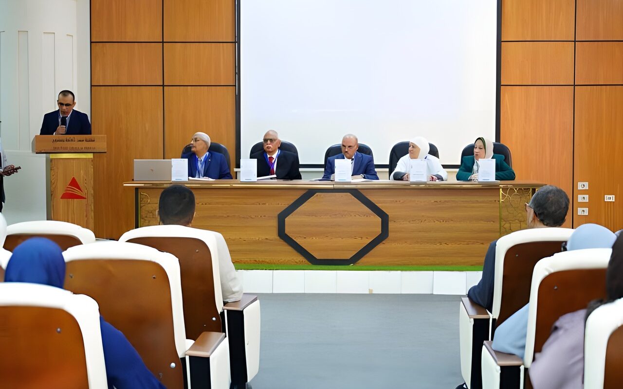 سكرتير عام مطروح يشهد فاعليات مؤتمر علم النفس حول الذكاء الاصطناعي والصحة النفسية