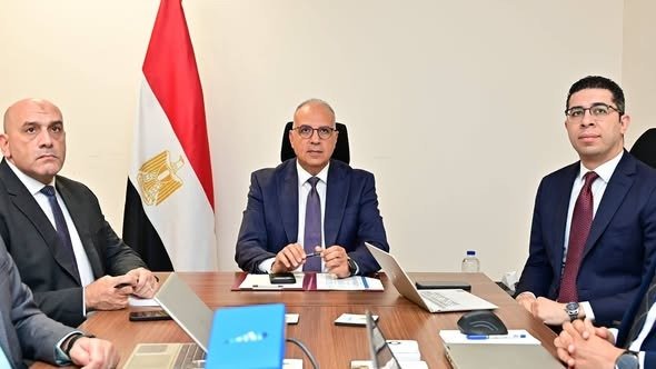 وزير الري يتابع توظيف التكنولوجيا الحديثة في مراقبة المنظومة المائية