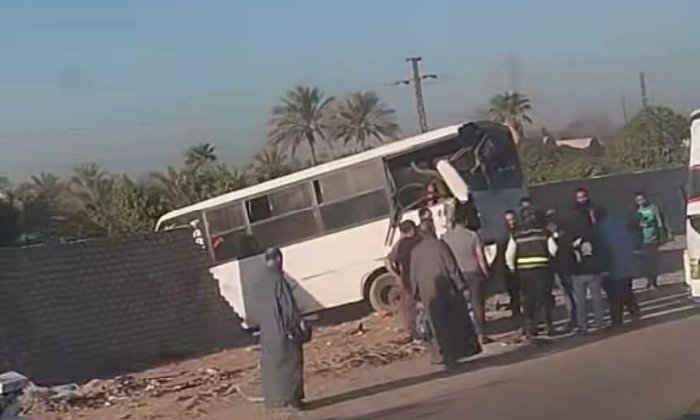 إصابة 21 شخصًا بينهم سيدة في تصادم أتوبيسين بطريق «بلبيس – العاشر من رمضان» بالشرقية