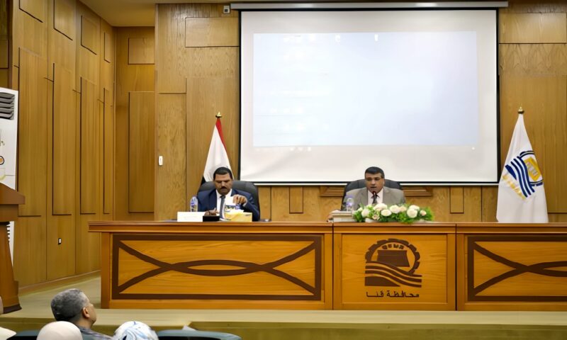 100 مشاية معدنية و19 مهندسًا.. تحركات جديدة لمحافظ قنا لتأمين العبور وتسريع التصالح
