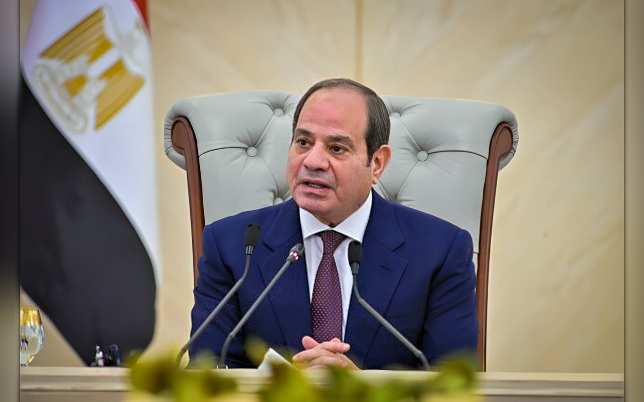 مصطفى بكري: الرئيس السيسي تسلم مصر خرابة في 2014 ومع ذلك تحمل المسؤولية كاملة