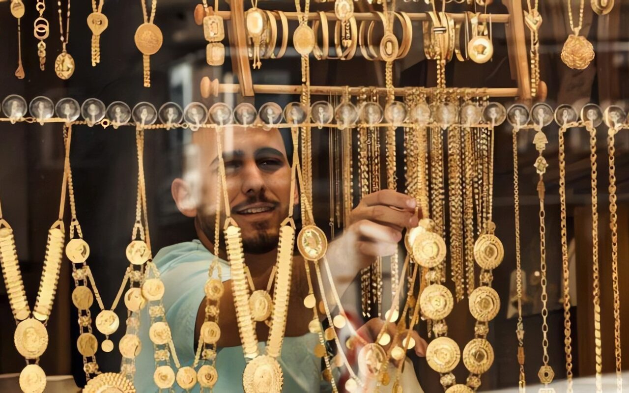 قفزة جديدة في سعر الذهب.. عيار 21 يرتفع 100 جنيه خلال ساعات
