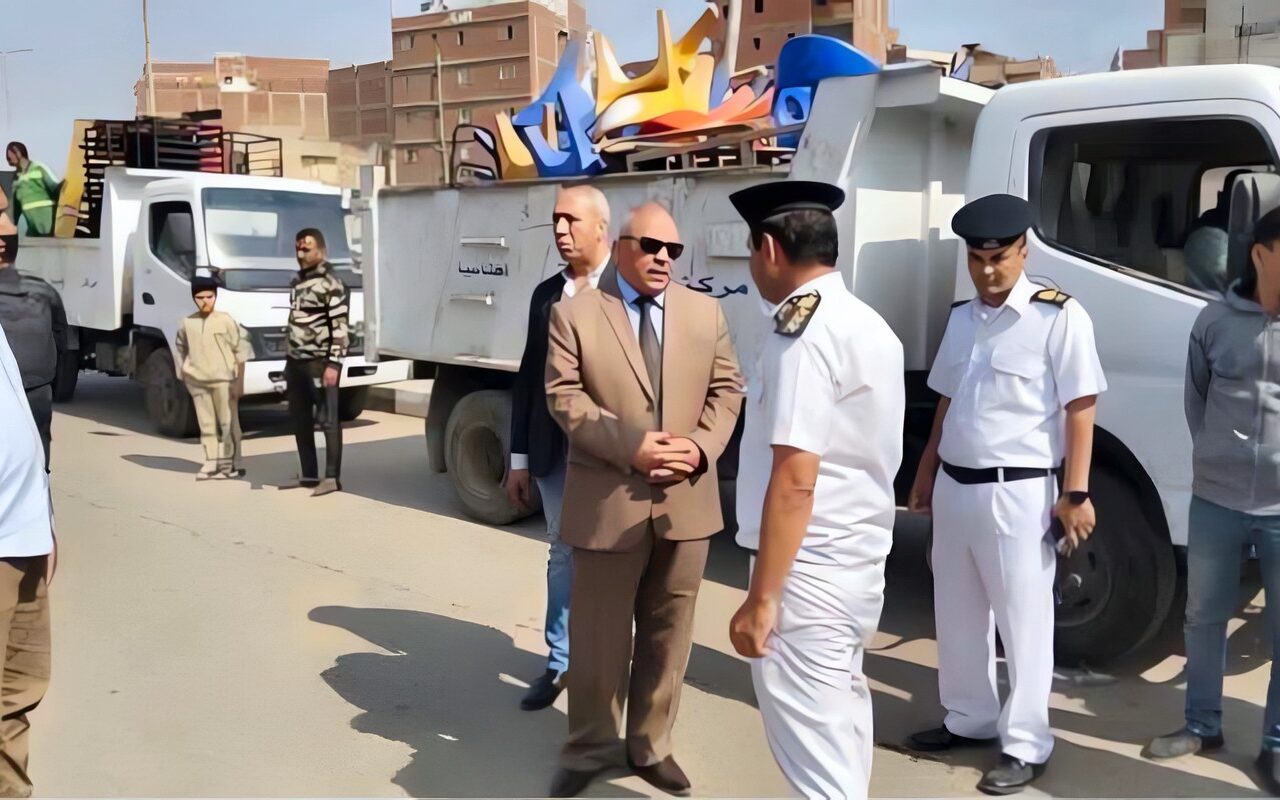 مدير أمن بني سويف يقود حملة مكبرة لإزالة الإشغالات وإعادة الانضباط إلى شوارع إهناسيا