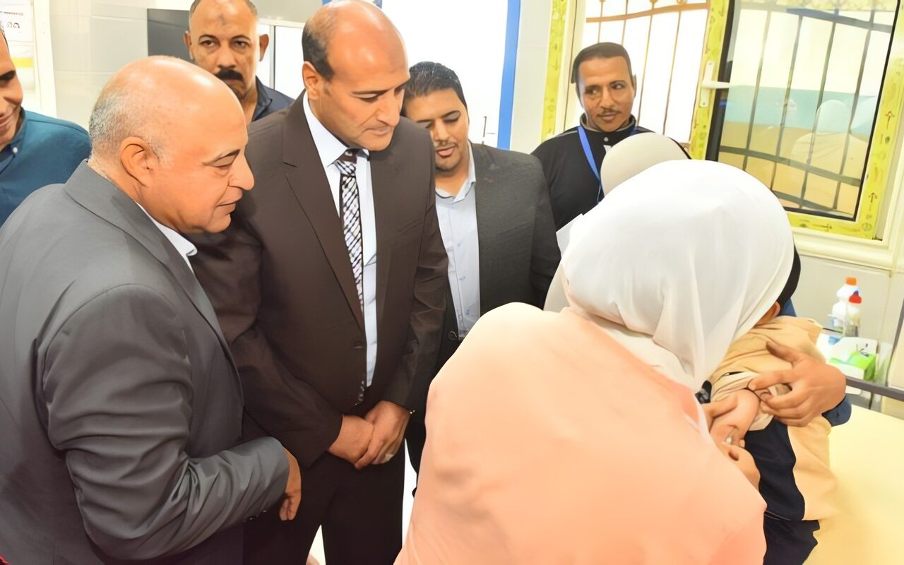 محافظ أسيوط يتفقد مشروعات «حياة كريمة» بقرية العونة
