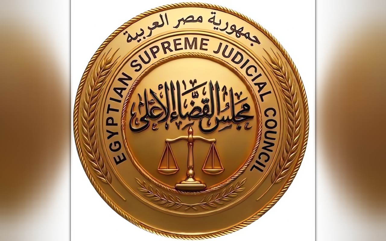 «القضاء الأعلى» يرد على الجدل بشأن قضية «مدى مصر».. ويؤكد: المحاكمة جرت وفق الضمانات القانونية