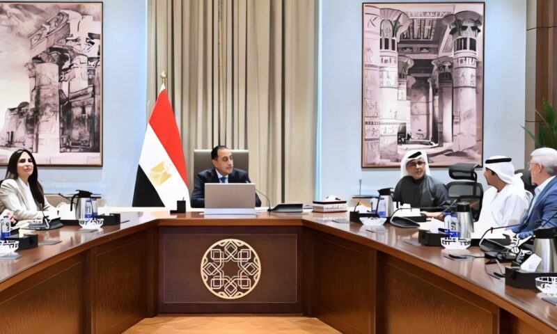مدبولي: الدولة تولي اهتمامًا كبيرًا بمتابعة تنفيذ مشروعات مدينة «رأس الحكمة»