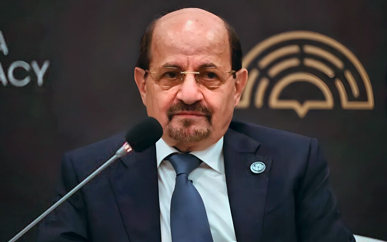 رئيس الوزراء اليمني: الحكومة تتعامل مع المرحلة الجديدة باعتبارها معركة متكاملة لاستعادة الدولة