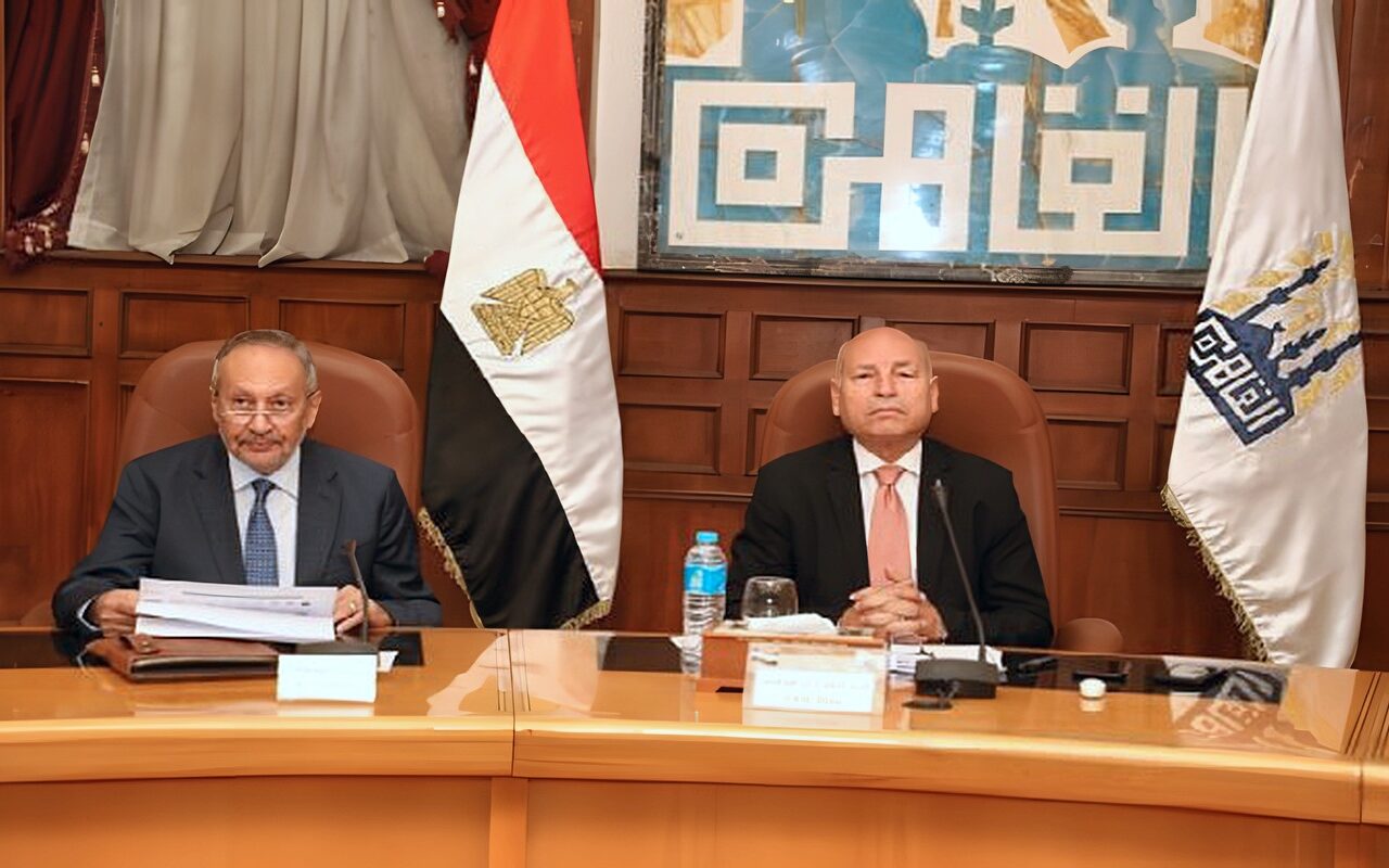 محافظ القاهرة يطلق برنامجًا لتطوير منظومة خدمة المواطنين وتسريع الاستجابة للشكاوى