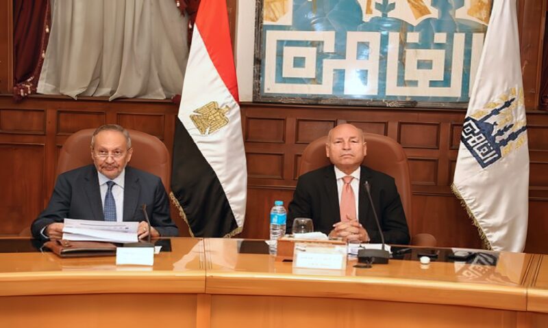 محافظ القاهرة يطلق برنامجًا لتطوير منظومة خدمة المواطنين وتسريع الاستجابة للشكاوى