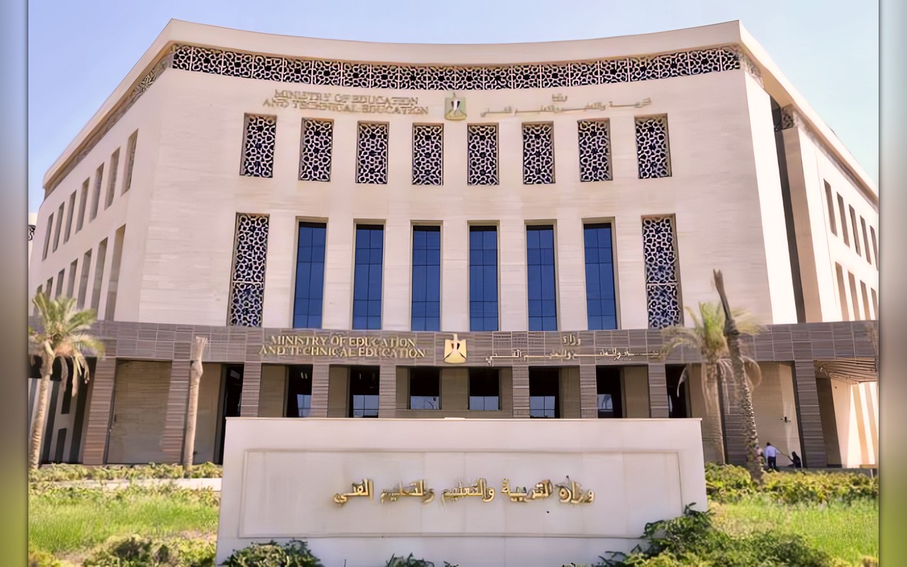 25 ألف جنيه لامتحانات مواد الهوية؟.. «التعليم» تحسم الجدل بالمدارس الدولية