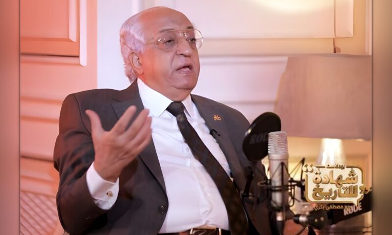 «كانوا بيفرشوا وياكلوا ويمصوا قصب».. اللواء محمد إبراهيم يكشف ماذا كان يفعل السلفيون في قصر الاتحادية بحضور مرسي