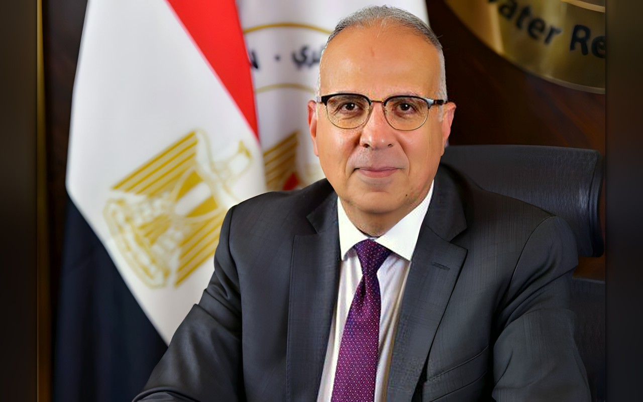 هاني سويلم يتابع موقف مشروع تطوير منظومة الري والصرف بواحة سيوة