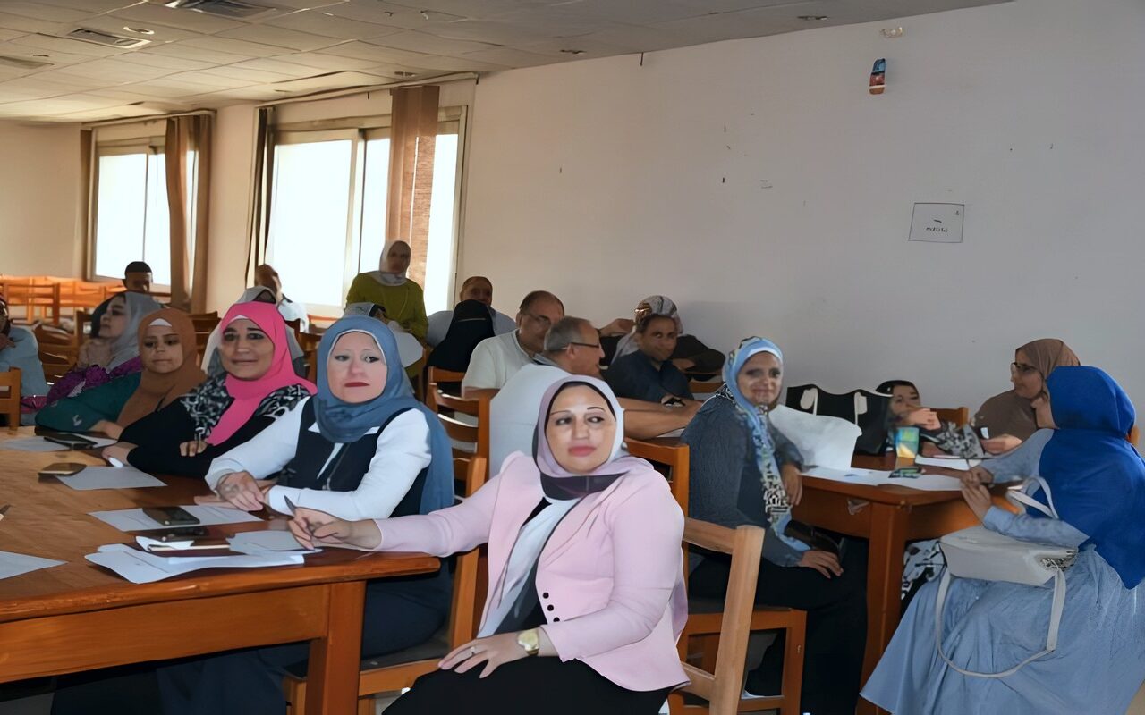 للمواقع الصحفية والجرائد الرسمية) ​جامعة العاصمة تنظم ندوة متخصصة حول «مهارات اتخاذ القرار الإداري» لتطوير كفاءة الكوادر