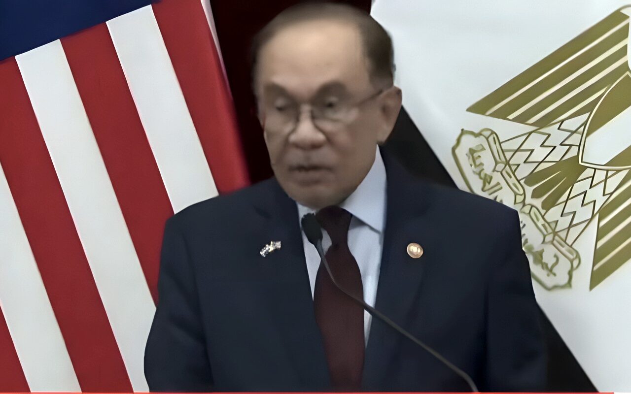 «من توت عنخ آمون إلى عبد الناصر».. رئيس وزراء ماليزيا: الجميع يعرف مكانة مصر وتاريخها وما قدمته لبلادنا