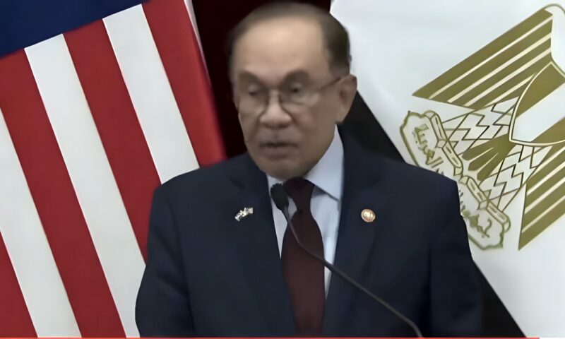 «من توت عنخ آمون إلى عبد الناصر».. رئيس وزراء ماليزيا: الجميع يعرف مكانة مصر وتاريخها وما قدمته لبلادنا