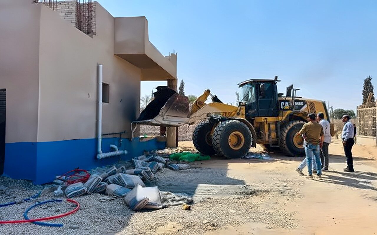 جهاز العبور الجديدة يزيل مبانٍ مخالفة على مساحة 24 فدانًا بجمعية أحمد عرابي