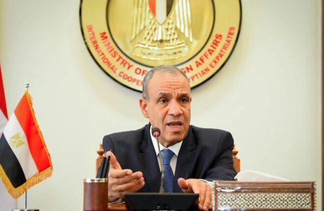 بدر عبد العاطي يؤكد أهمية تأهيل الدبلوماسيين الجدد والاستعداد للعمل بالبعثات المصرية