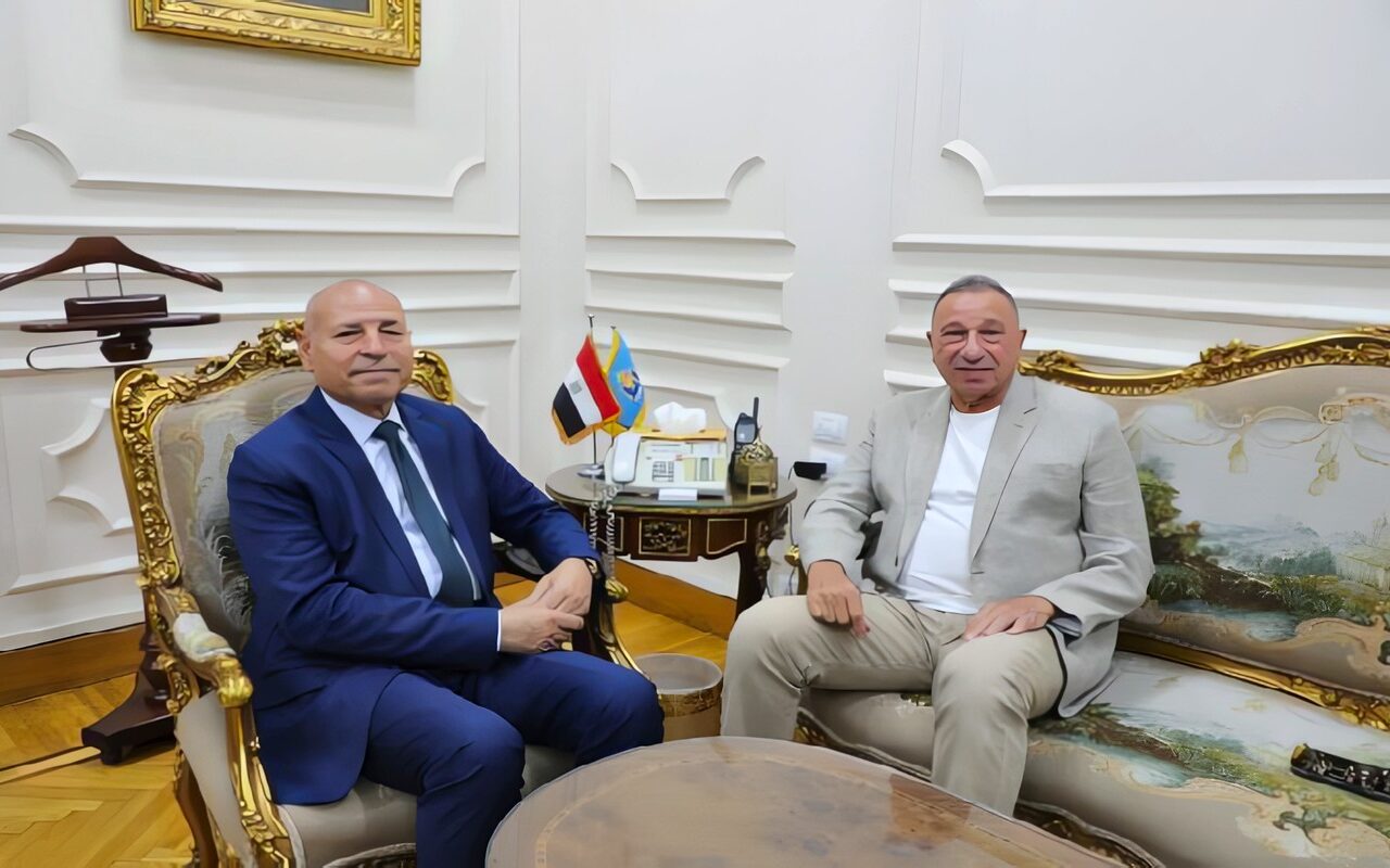 محافظ القاهرة يبحث مع محمود الخطيب تعزيز التعاون ومشاركة الأهلي في مبادرة «تخضير العاصمة»