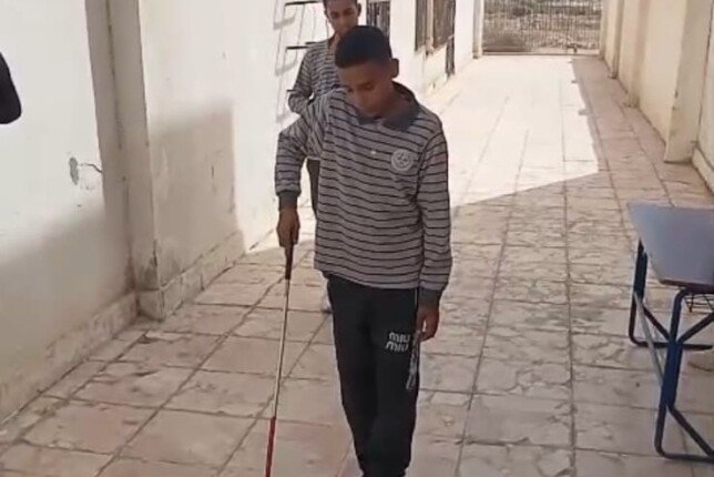 بني سويف تواصل تنفيذ برنامج التوعية بالعصا البيضاء لطلاب المدارس