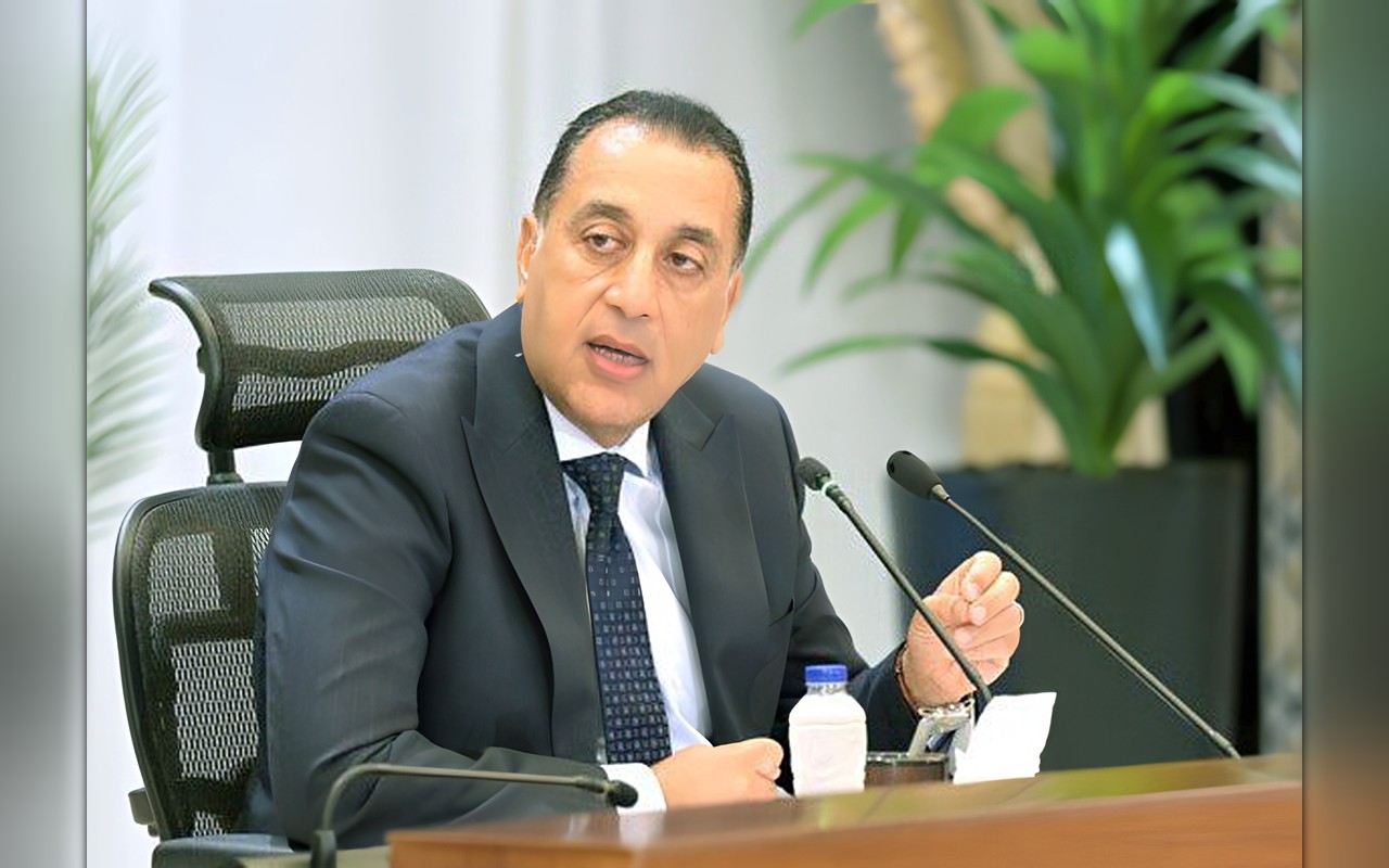 مدبولي يهنئ الرئيس السيسي بذكرى نصر أكتوبر المجيد